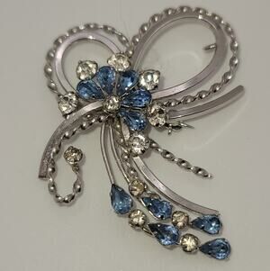 Vintage Star-Art White Gold-filled Blue and Clear Rhinestone Brooch